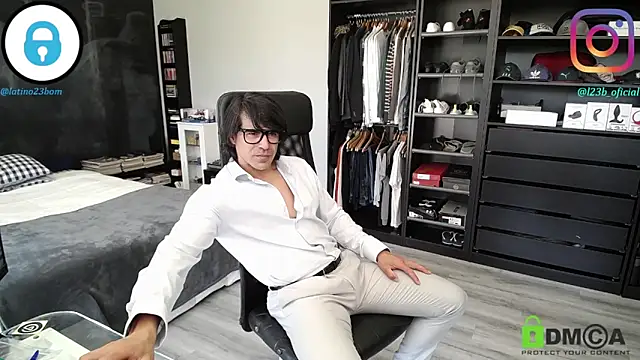 samricci21 online show from April 1, 1:41 pm