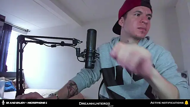 Snapshot of Headhunterdz chatting on October 23, 10:02 pm Headhunterdz online show from October 23, 10:02 pm