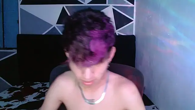 littlextreme online show from December 12, 1:43 am