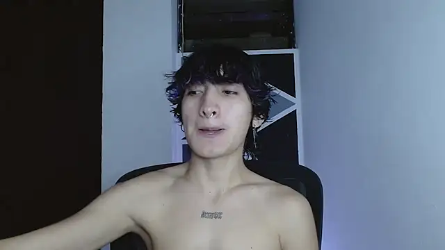 littlextreme online show from February 11, 5:34 am