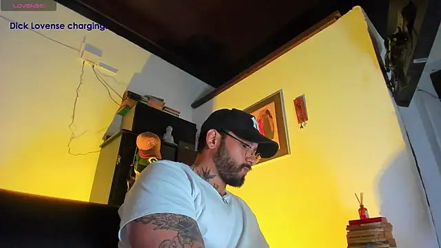 CamiloGray  online show from November 19, 3:01 pm