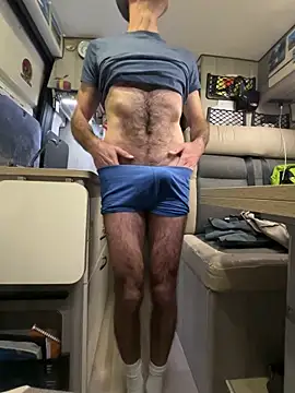 Snapshot of Hairy_athlete chatting on January 2, 4:35 pm Hairy athlete online show from January 2, 4:35 pm