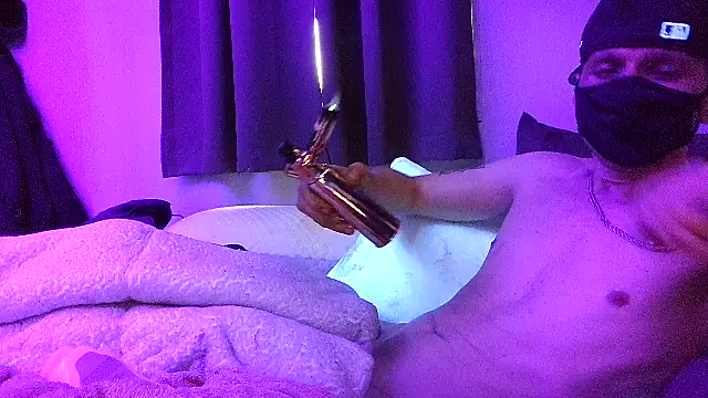 Cloudd Kingg Iceyyy online show from April 20, 3:14 pm