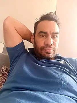 javiermarval83 online show from February 1, 2:45 pm