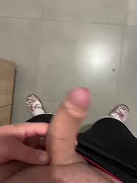 Snapshot of Vld121 chatting on March 22, 8:04 pm Vld121 online show from March 22, 8:04 pm