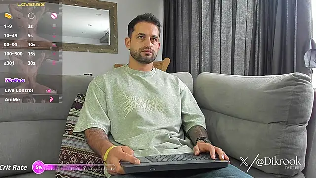 Snapshot of Davevilboy chatting on October 21, 1:03 pm Davevilboy online show from October 21, 1:03 pm