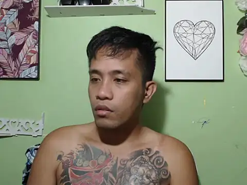 Snapshot of Thyler08 chatting on October 29, 6:38 am Thyler08 online show from October 29, 6:38 am