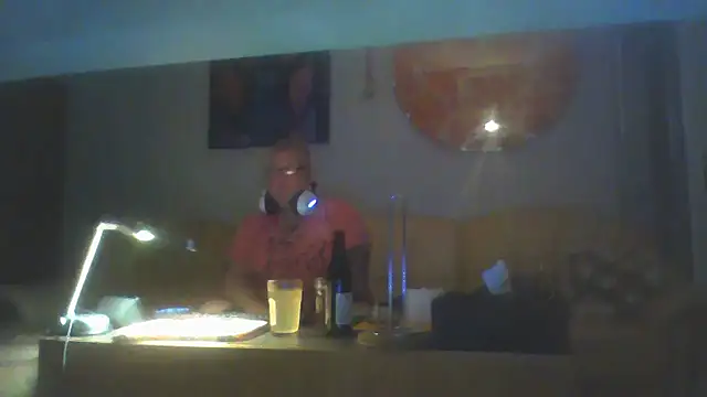 Snapshot of Hotwerner666 chatting on October 18, 12:37 am Hotwerner666 online show from October 18, 12:37 am