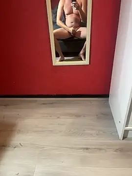 Snapshot of ginger_fun chatting on September 26, 10:18 pm ginger fun online show from September 26, 10:18 pm