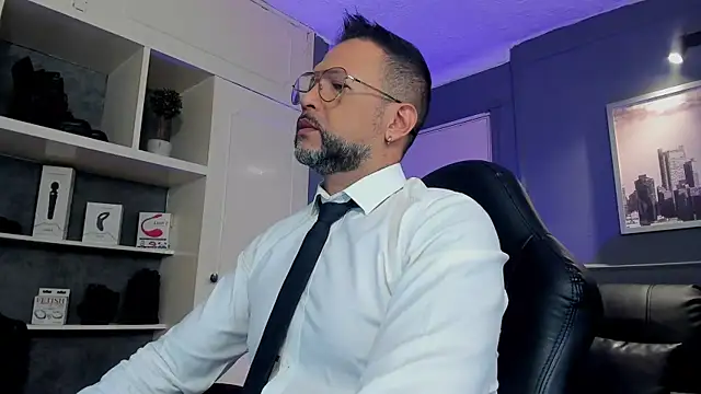 MrFrank tattoo online show from September 15, 1:23 pm