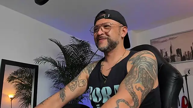 MrFrank tattoo online show from January 29, 4:08 pm