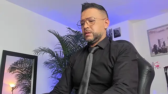 MrFrank tattoo online show from January 7, 2:38 pm