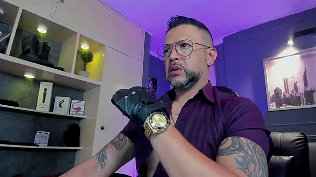 MrFrank tattoo online show from January 11, 1:26 pm