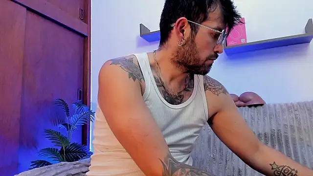 jonathan rivers online show from November 4, 9:27 pm