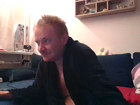 82liska online show from May 15, 11:13 pm