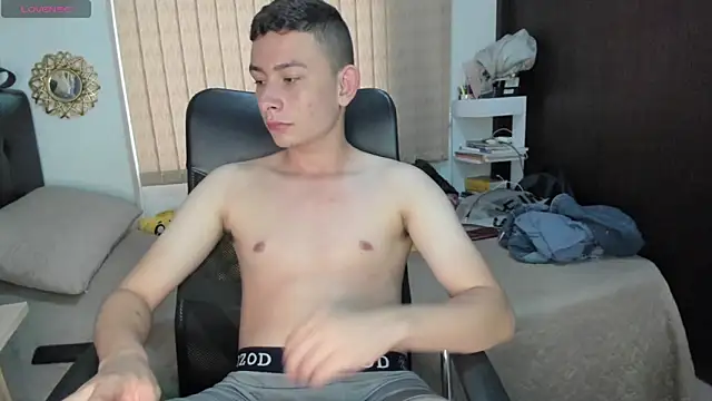 Snapshot of Christ_Miller3 chatting on February 9, 10:43 pm Christ Miller3 online show from February 9, 10:43 pm