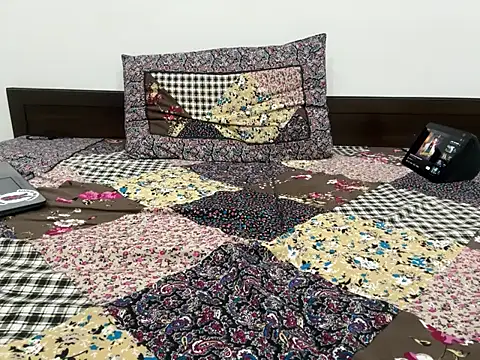 Snapshot of debu46 chatting on October 16, 8:17 pm debu46 online show from October 16, 8:17 pm