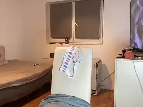 alejandrobgxh online show from March 23, 8:15 pm