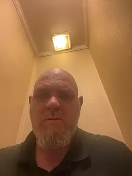 Snapshot of mrscum4u chatting on October 24, 4:03 am mrscum4u online show from October 24, 4:03 am