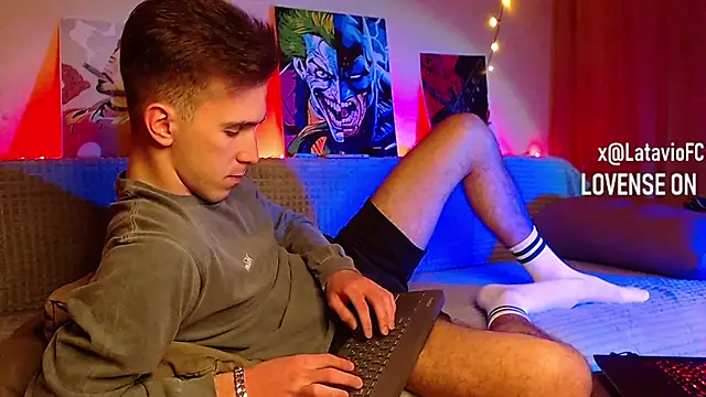 Midnighter  online show from March 6, 10:15 pm