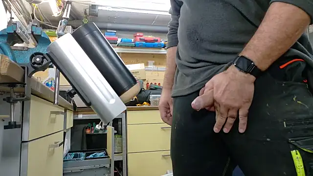 Nikeyone2 online show from October 29, 9:34 am