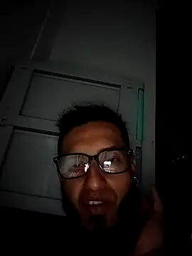 leo logan online show from December 22, 6:10 am