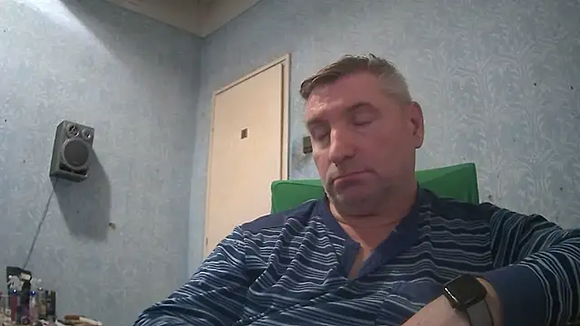 Snapshot of GYurmoka70 chatting on October 7, 8:24 pm GYurmoka70 online show from October 7, 8:24 pm