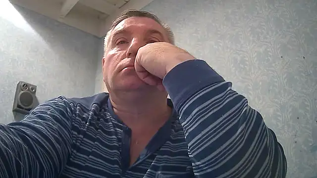Snapshot of GYurmoka70 chatting on October 4, 8:13 pm GYurmoka70 online show from October 4, 8:13 pm