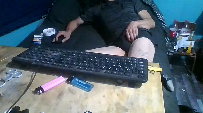 Snapshot of malekon76 chatting on February 20, 8:06 am malekon76 online show from February 20, 8:06 am