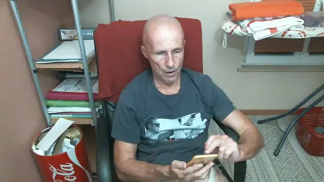 olibrius71 online show from December 3, 7:20 pm