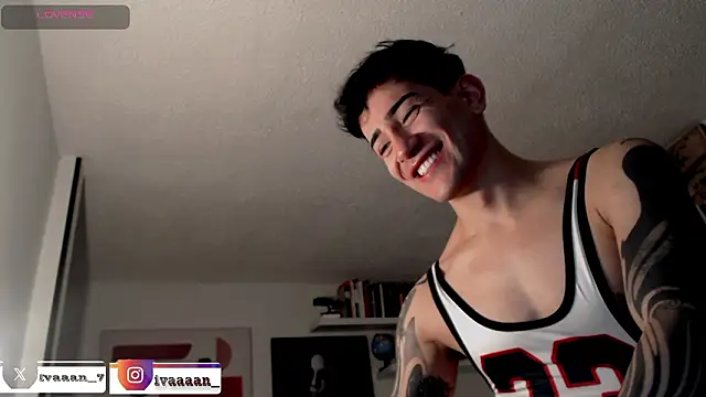 ivaaaan  online show from March 2, 9:22 pm