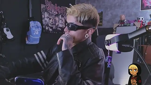 AcidMilo online show from February 2, 6:16 pm