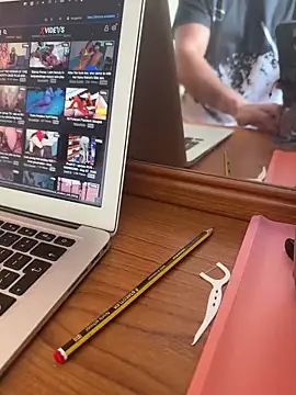 CoolBiDude online show from March 17, 12:40 pm