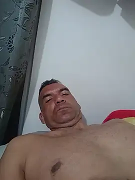 Snapshot of Daddy1972 chatting on October 26, 9:17 pm Daddy1972 online show from October 26, 9:17 pm