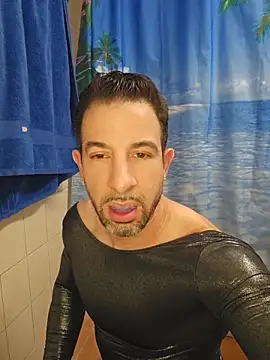 Sexyjulien25 online show from April 29, 11:37 am