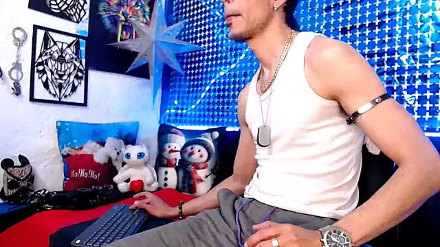 Snapshot of Mensecret69 chatting on December 30, 9:29 pm Mensecret69 online show from December 30, 9:29 pm