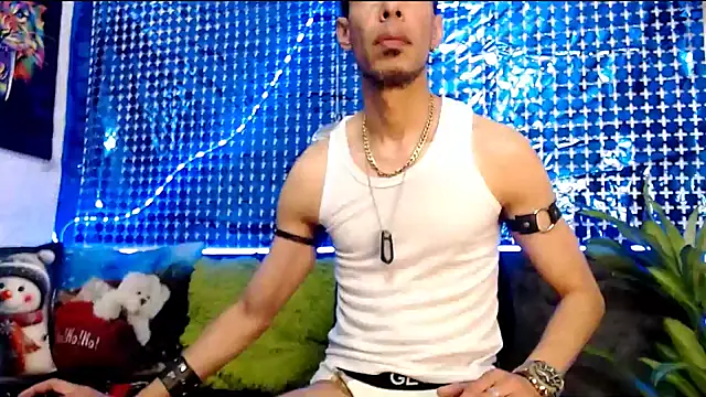 Snapshot of Mensecret69 chatting on December 9, 6:30 pm Mensecret69 online show from December 9, 6:30 pm