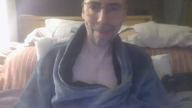 Snapshot of ptitcanard60600 chatting on October 4, 10:58 pm ptitcanard60600 online show from October 4, 10:58 pm