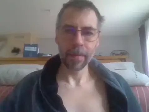 Snapshot of ptitcanard60600 chatting on February 7, 10:40 am ptitcanard60600 online show from February 7, 10:40 am