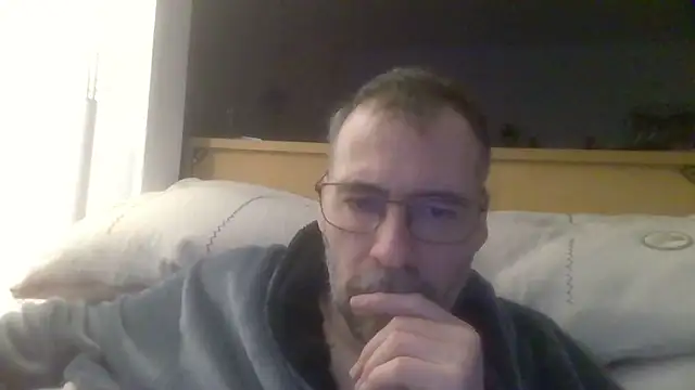 Snapshot of ptitcanard60600 chatting on March 16, 10:53 pm ptitcanard60600 online show from March 16, 10:53 pm