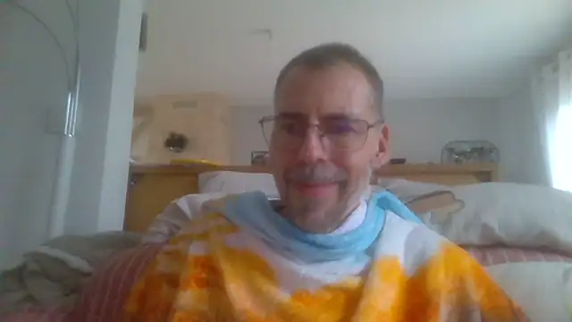 Snapshot of ptitcanard60600 chatting on October 2, 4:33 pm ptitcanard60600 online show from October 2, 4:33 pm