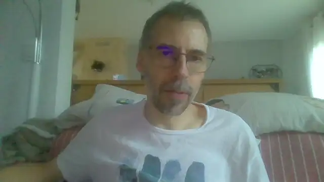 Snapshot of ptitcanard60600 chatting on September 15, 5:25 pm ptitcanard60600 online show from September 15, 5:25 pm