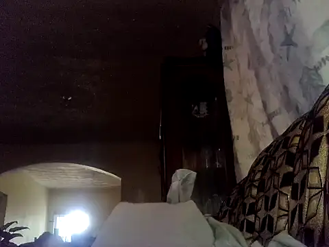 LookingLover34 online show from November 12, 5:51 pm