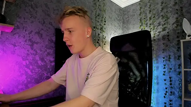 AlexxSweet online show from October 24, 4:58 am