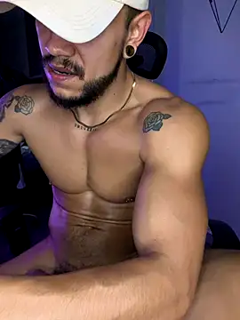 ARON TAYLER01 online show from November 30, 11:01 am