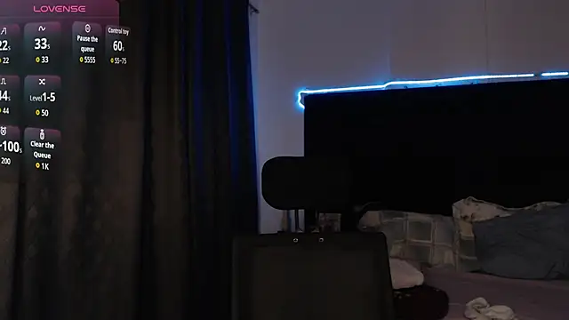 andrewmhilton  online show from December 15, 6:10 am