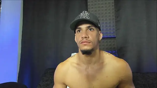 jhonnysnow17 online show from March 27, 8:26 am