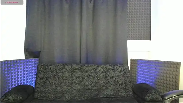 jhonnysnow17 online show from June 5, 5:34 am
