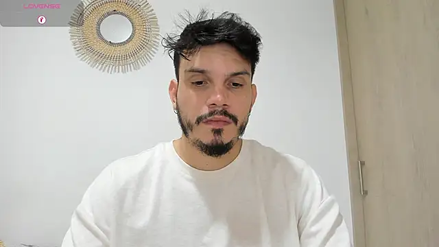 Snapshot of alejandro_stark chatting on December 25, 12:05 pm alejandro stark online show from December 25, 12:05 pm