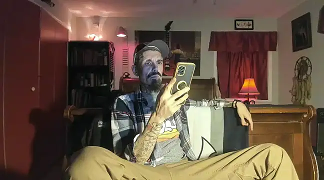 Snapshot of RoosterWabbit chatting on January 15, 6:54 am RoosterWabbit online show from January 15, 6:54 am